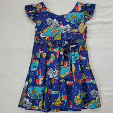 Load image into Gallery viewer, Vintage Houses Landscape Scene Dress kids 10?
