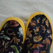 Load image into Gallery viewer, VANS National Geographic Animal Canvas Shoes kids 1.5
