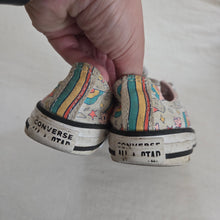 Load image into Gallery viewer, Converse Rainbow Castles Low-top Shoes kids 1
