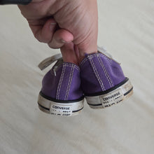 Load image into Gallery viewer, Converse Purple Lowtop Shoes kids 10
