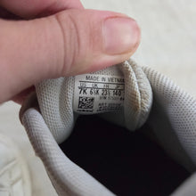 Load image into Gallery viewer, Adidas Velcro Classic Shoes toddler 7
