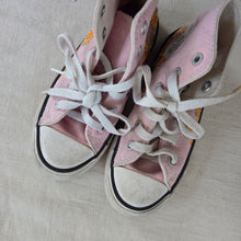 Load image into Gallery viewer, Converse Sunflower Pink Hightops kids 12
