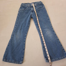 Load image into Gallery viewer, Vintage Oshkosh Flared Jeans kids 7
