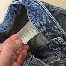 Load image into Gallery viewer, Vintage Oshkosh Flared Jeans kids 7
