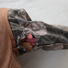 Load image into Gallery viewer, Young Buck Hunting Outdoors Coat 5t *distressed
