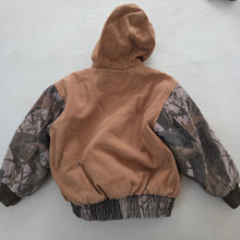 Load image into Gallery viewer, Young Buck Hunting Outdoors Coat 5t *distressed
