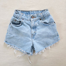 Load image into Gallery viewer, Vintage Levi&#39;s Cutoff Jean Shorts Orange Tab kids 6/7
