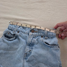 Load image into Gallery viewer, Vintage Levi&#39;s Cutoff Jean Shorts Orange Tab kids 6/7
