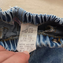 Load image into Gallery viewer, Vintage Guess Baby Jeans 3 months
