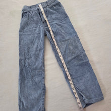 Load image into Gallery viewer, Vintage Oshkosh Gray Cord Pants kids 7
