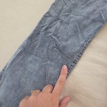 Load image into Gallery viewer, Vintage Oshkosh Gray Cord Pants kids 7
