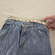 Load image into Gallery viewer, Vintage Oshkosh Gray Cord Pants kids 7
