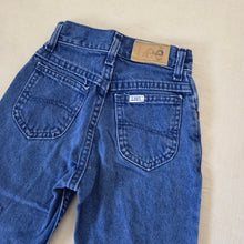 Load image into Gallery viewer, Vintage Lee High Waisted Jeans kids 7 SLIM

