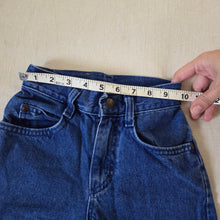 Load image into Gallery viewer, Vintage Lee High Waisted Jeans kids 7 SLIM
