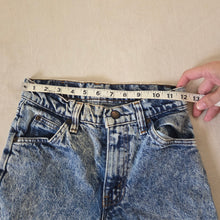 Load image into Gallery viewer, Vintage Levi&#39;s Acid Wash Jeans kids 12
