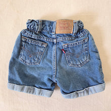 Load image into Gallery viewer, Vintage Levi&#39;s High Waisted Jean Shorts 4t
