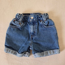 Load image into Gallery viewer, Vintage Levi&#39;s High Waisted Jean Shorts 4t
