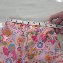 Load image into Gallery viewer, Vintage Miss Spider&#39;s Sunny Patch Floral Kapris 3t

