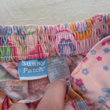 Load image into Gallery viewer, Vintage Miss Spider&#39;s Sunny Patch Floral Kapris 3t
