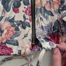 Load image into Gallery viewer, Vintage Floral Velour Jacket kids 6 *flaw
