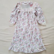 Load image into Gallery viewer, Vintage Wildflower Nightgown 3t
