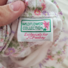 Load image into Gallery viewer, Vintage Wildflower Nightgown 3t
