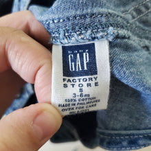 Load image into Gallery viewer, Vintage Gap Denim Shortalls 3-6 months
