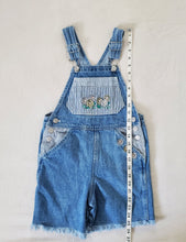 Load image into Gallery viewer, Vintage Daisy Denim Shortalls kids 6/8
