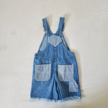 Load image into Gallery viewer, Vintage Daisy Denim Shortalls kids 6/8
