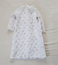 Load image into Gallery viewer, Vintage Quilted Floral Housecoat 3t

