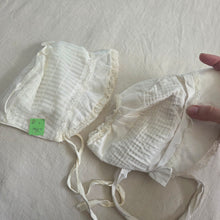 Load image into Gallery viewer, Vintage Bonnets Bundle 6-12 months
