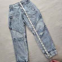 Load image into Gallery viewer, Vintage Acid Wash Tapered Jeans kids 8
