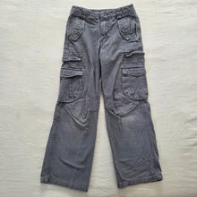 Load image into Gallery viewer, Y2k Gray Cargo Pants kids 7
