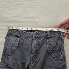 Load image into Gallery viewer, Y2k Gray Cargo Pants kids 7

