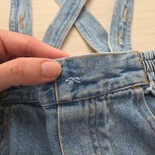 Load image into Gallery viewer, Vintage 90s Suspender Jeans 3t
