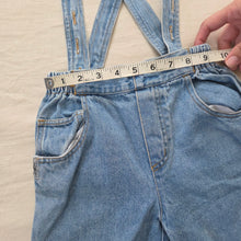 Load image into Gallery viewer, Vintage 90s Suspender Jeans 3t
