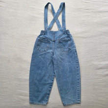 Load image into Gallery viewer, Vintage 90s Suspender Jeans 3t
