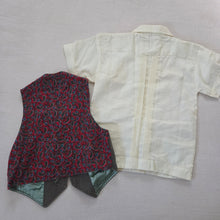 Load image into Gallery viewer, Vintage Shirt + Vest Bundle 3t
