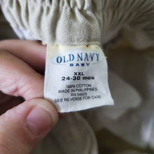Load image into Gallery viewer, Vintage Old Navy Khaki Pants 2t
