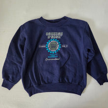 Load image into Gallery viewer, Vintage Oshkosh World Wide Crewneck kids 7
