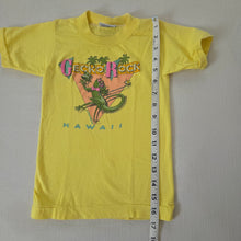 Load image into Gallery viewer, Vintage Gecko Rock Hawaii Tee 4t
