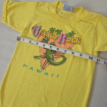 Load image into Gallery viewer, Vintage Gecko Rock Hawaii Tee 4t
