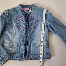 Load image into Gallery viewer, Vintage Y2k Heart Jean Jacket 5t
