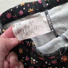 Load image into Gallery viewer, Vintage Dark Floral Legging Pants 5t/6
