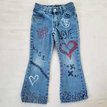 Load image into Gallery viewer, Vintage Graffiti Flared Jeans 5t
