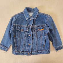 Load image into Gallery viewer, Vintage Jordache Trucker Jean Jacket 5t

