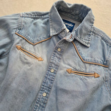 Load image into Gallery viewer, Vintage Wrangler Denim Buttondown kids 7/8
