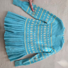 Load image into Gallery viewer, Vintage Blue Pattern Knit Tunic 5t

