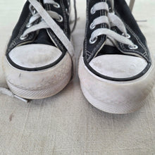 Load image into Gallery viewer, Converse Platform Hightops toddler 11
