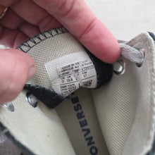 Load image into Gallery viewer, Converse Platform Hightops toddler 11
